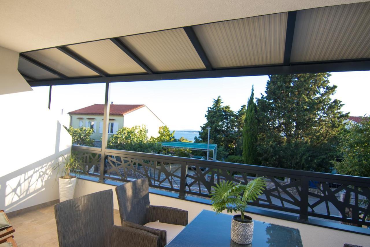 Apartments Flowers Krk Town Exterior foto