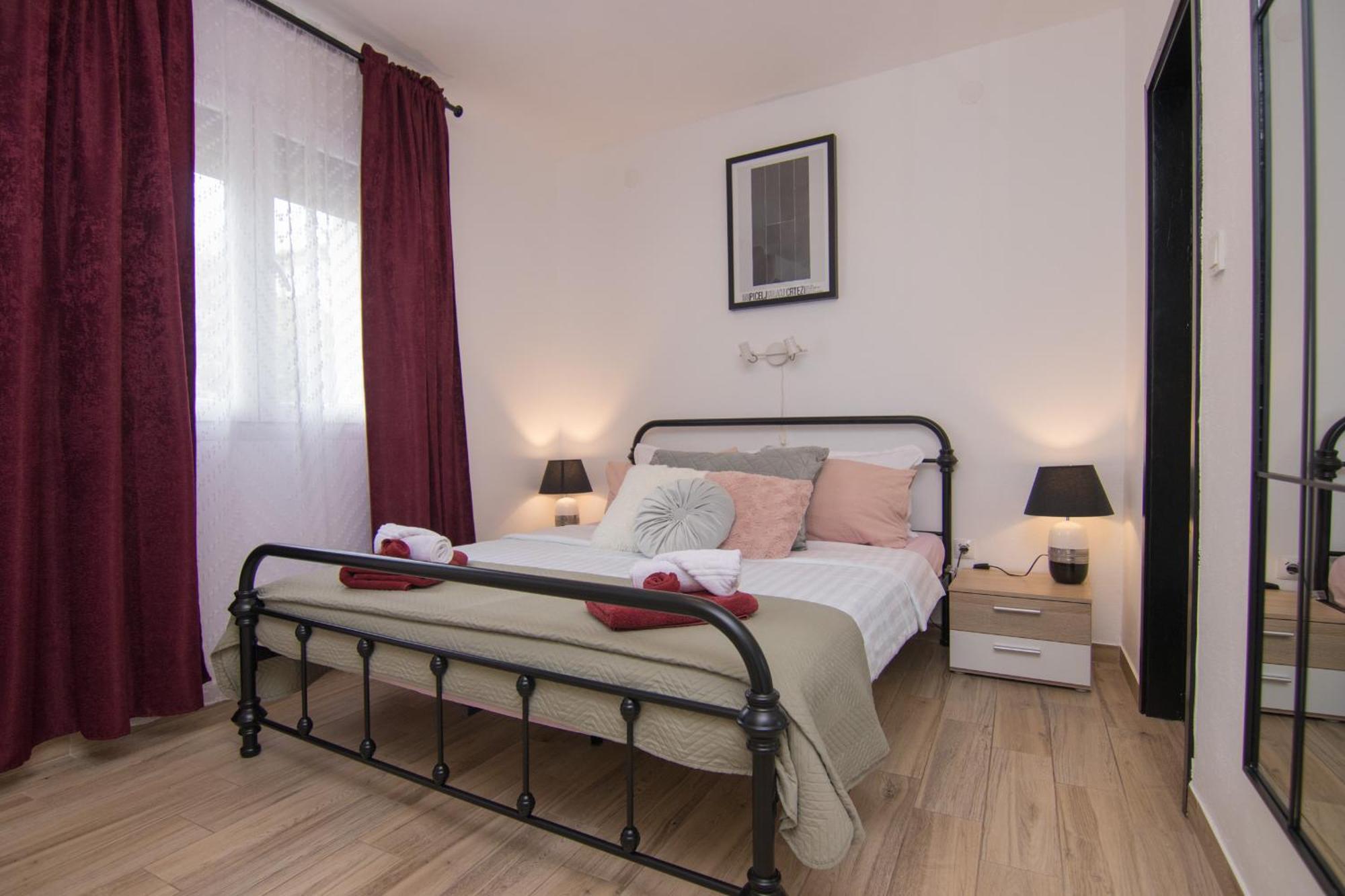 Apartments Flowers Krk Town Exterior foto