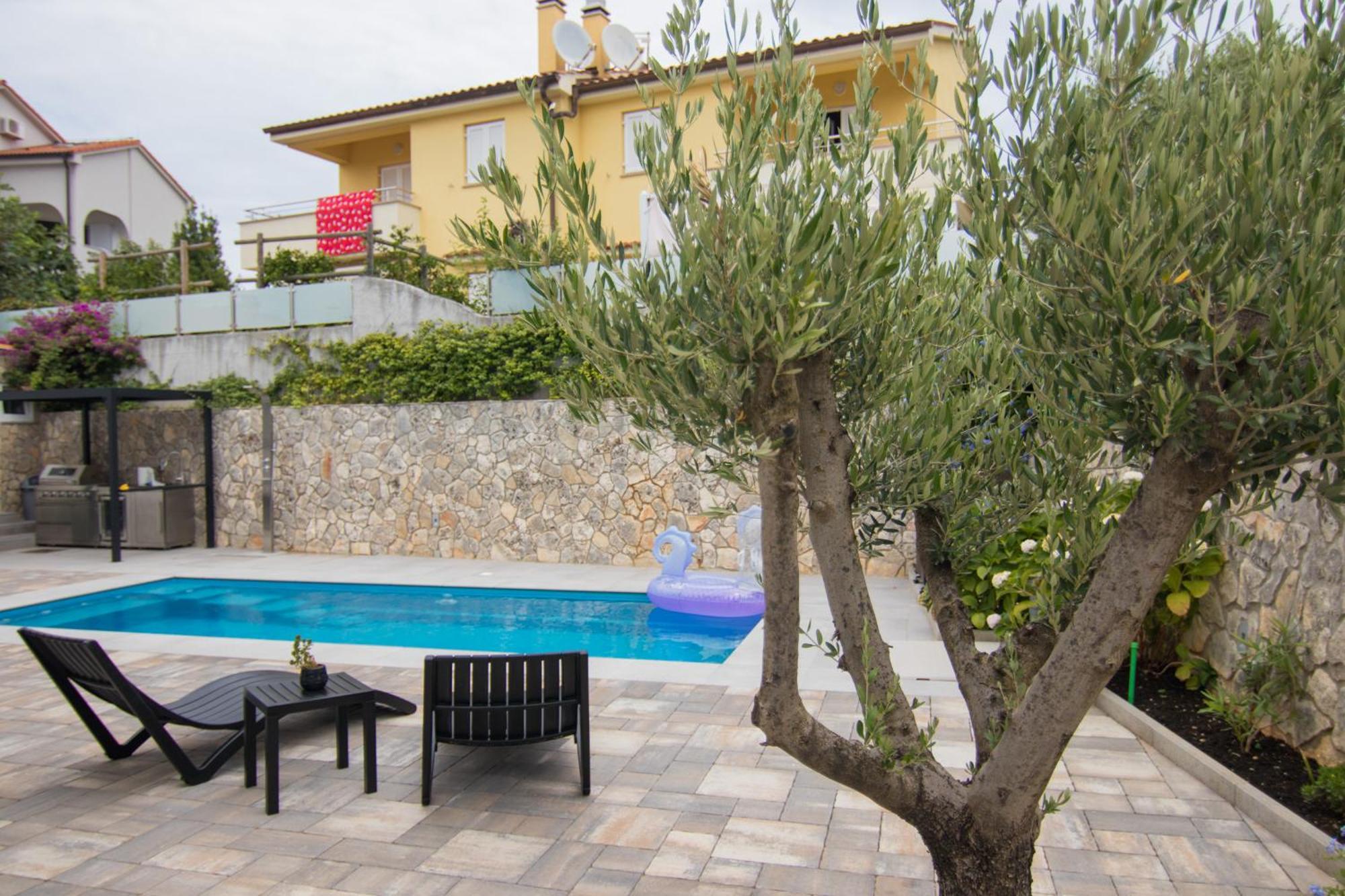 Apartments Flowers Krk Town Exterior foto
